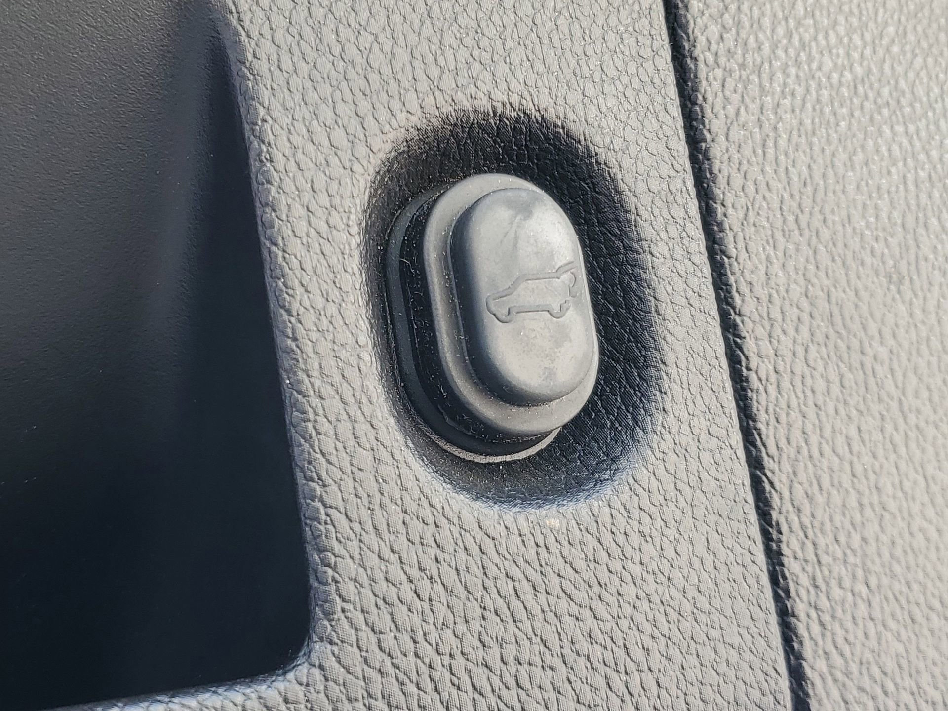 Used 2019 GMC Yukon Denali w/ Denali Ultimate Package image 9