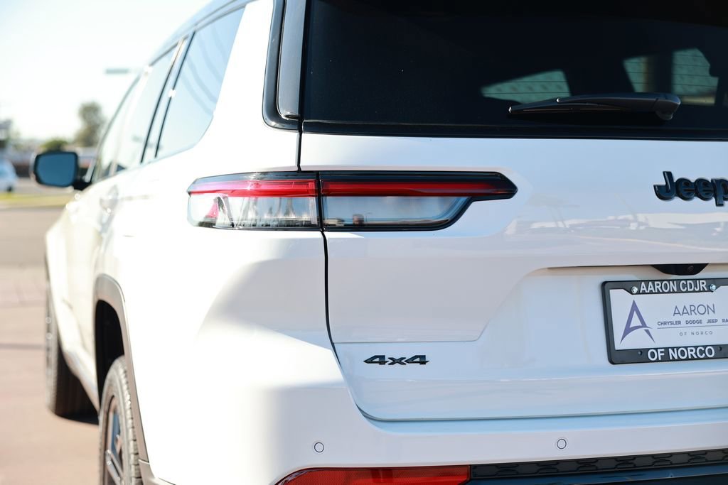 New 2025 Jeep Grand Cherokee L Limited image 9