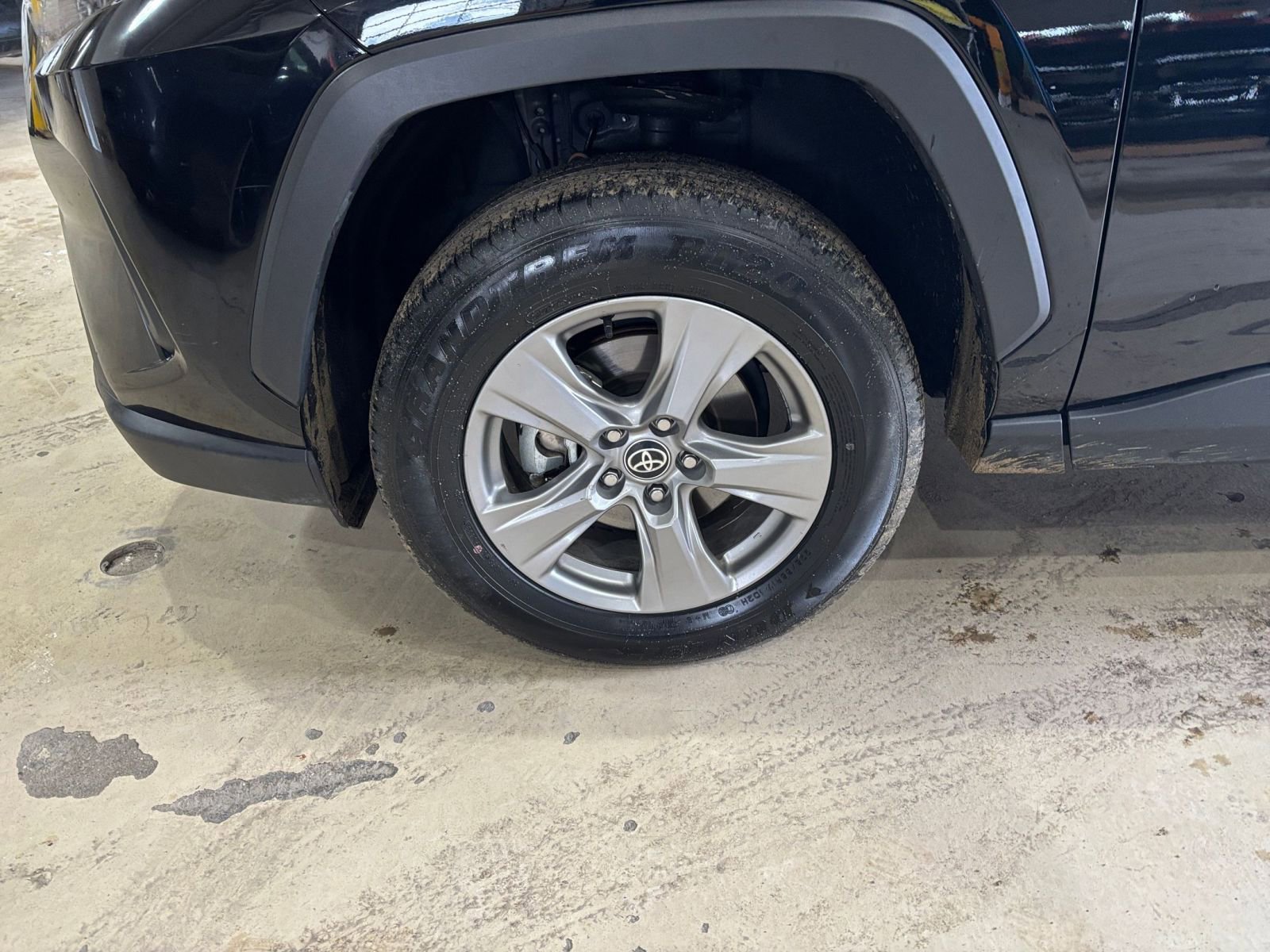 Used 2025 Toyota RAV4 XLE w/ Weather Package image 31