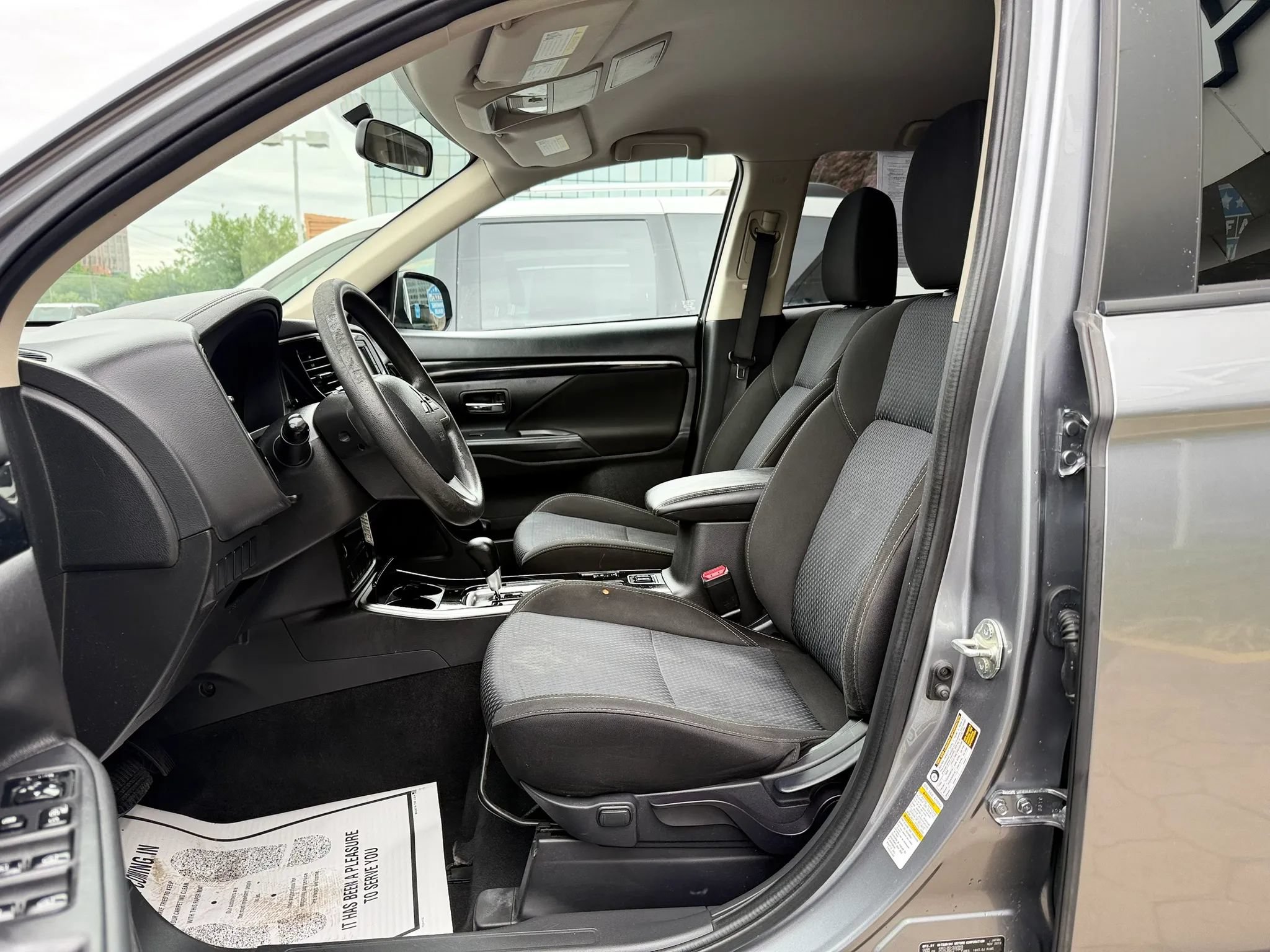 Used 2020 Mitsubishi Outlander ES AWD/4WD image 10