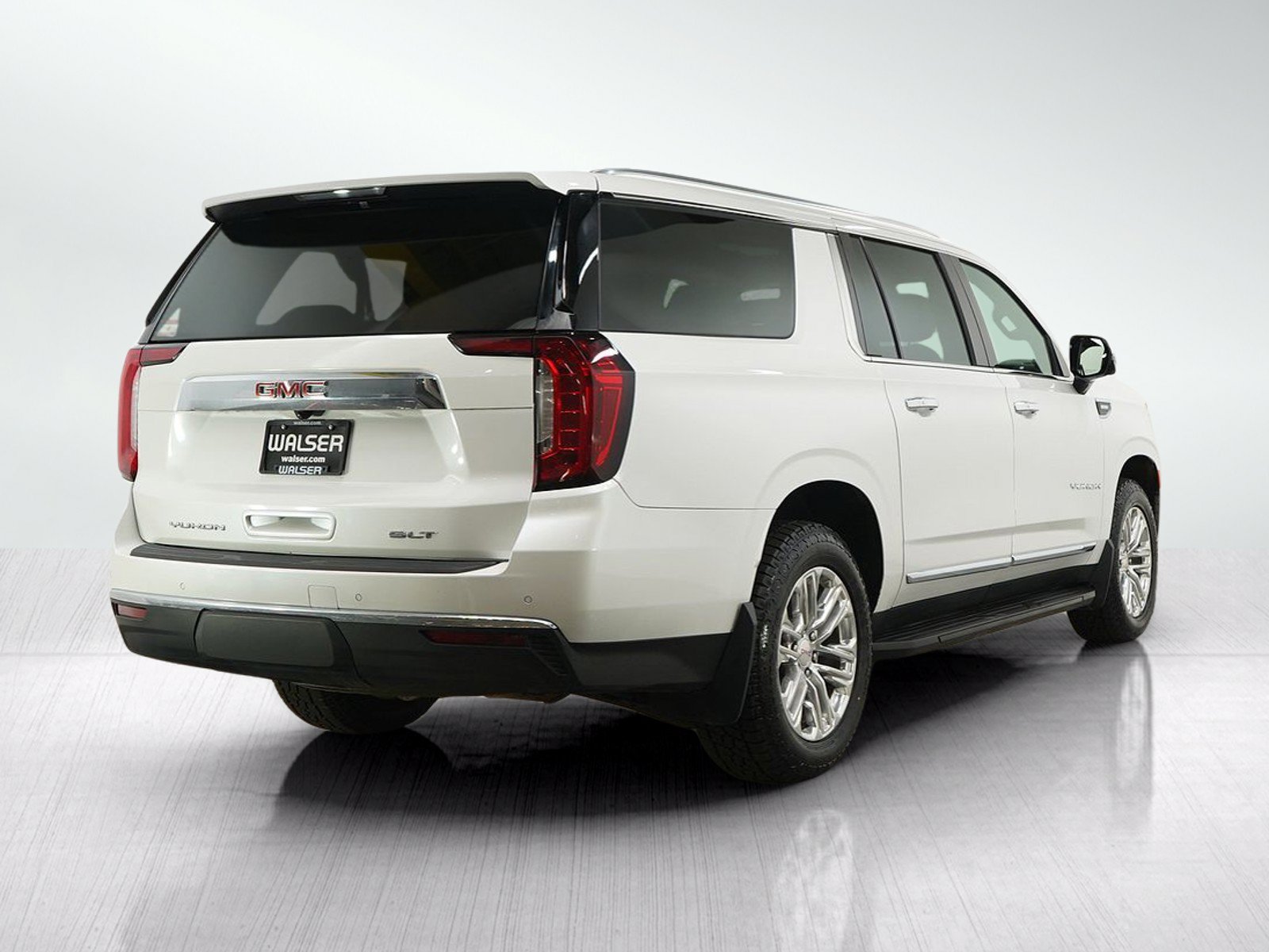 Used 2023 GMC Yukon XL SLT w/ SLT Luxury Package AWD/4WD image 5