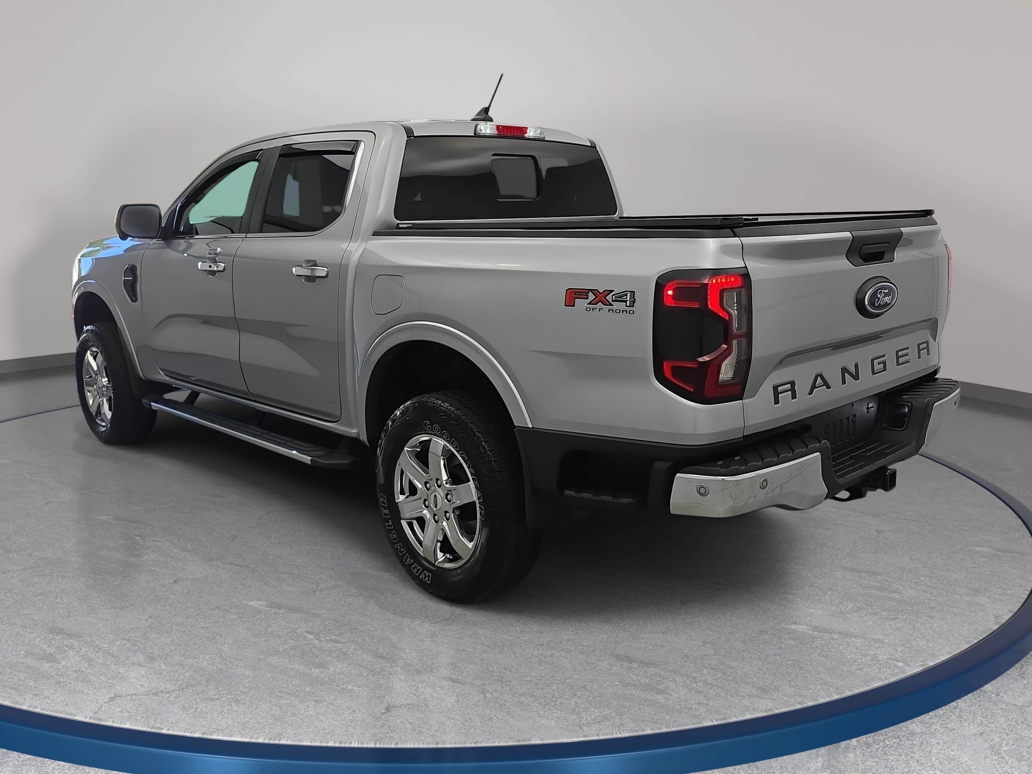 Used 2024 Ford Ranger Lariat w/ FX4 Off-Road Package AWD/4WD image 7