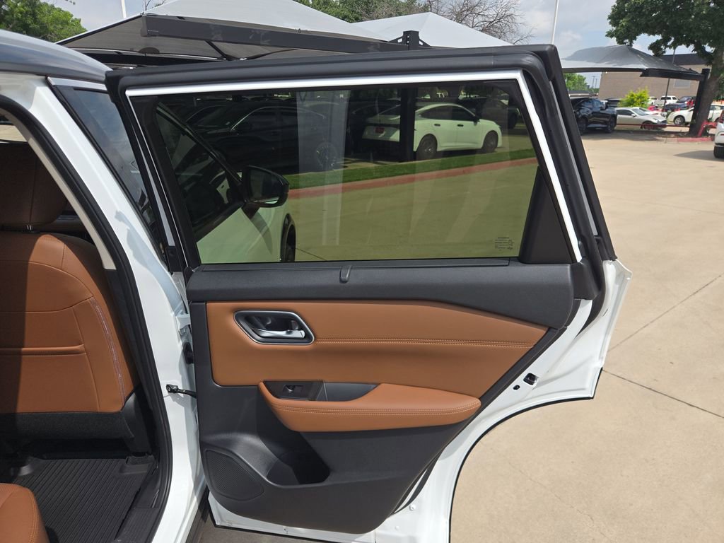 New 2026 Nissan Rogue Platinum w/ Platinum Premium Package AWD/4WD image 11
