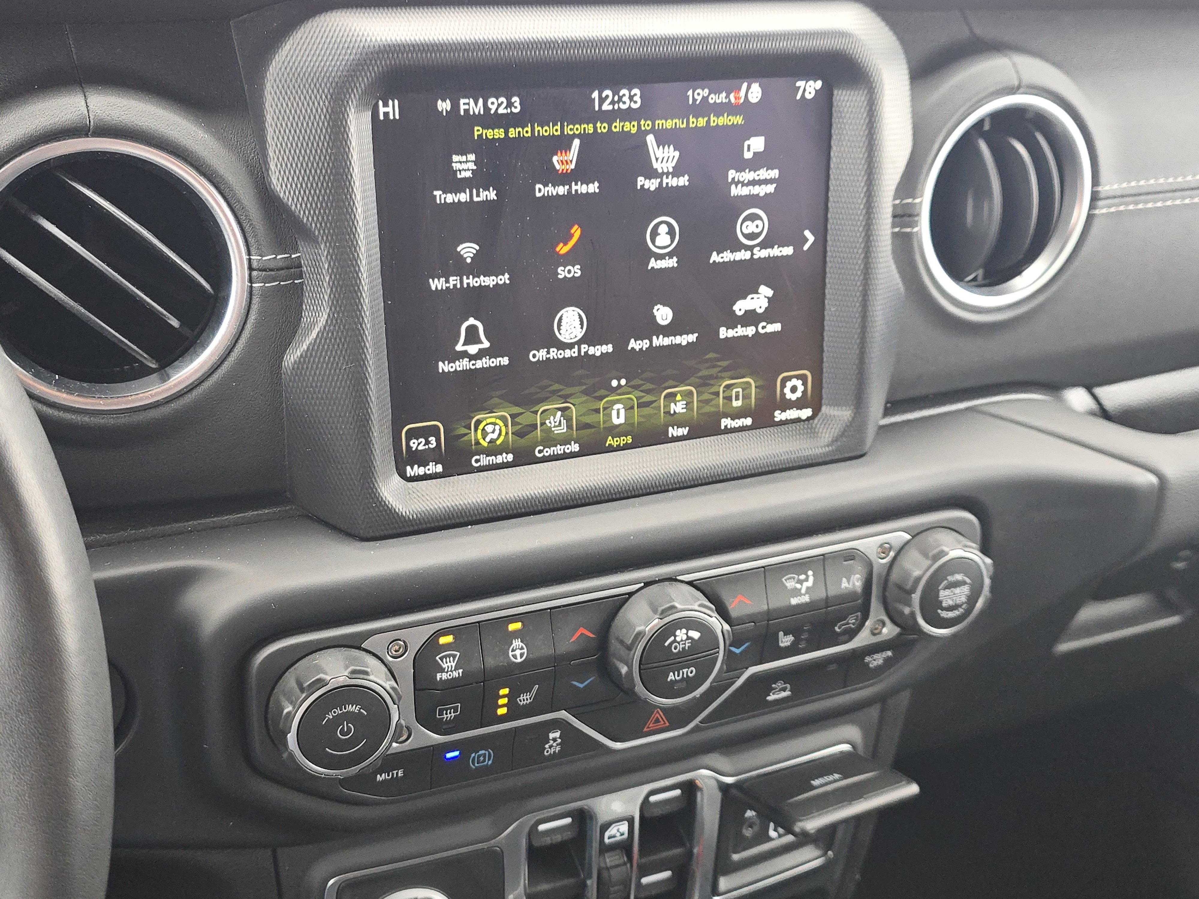 Used 2023 Jeep Wrangler Sahara w/ Cold Weather Group image 32