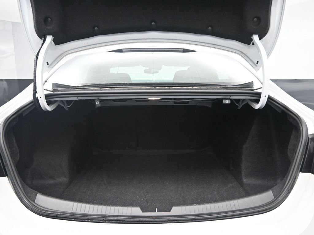 Used 2024 Chevrolet Malibu LT image 31
