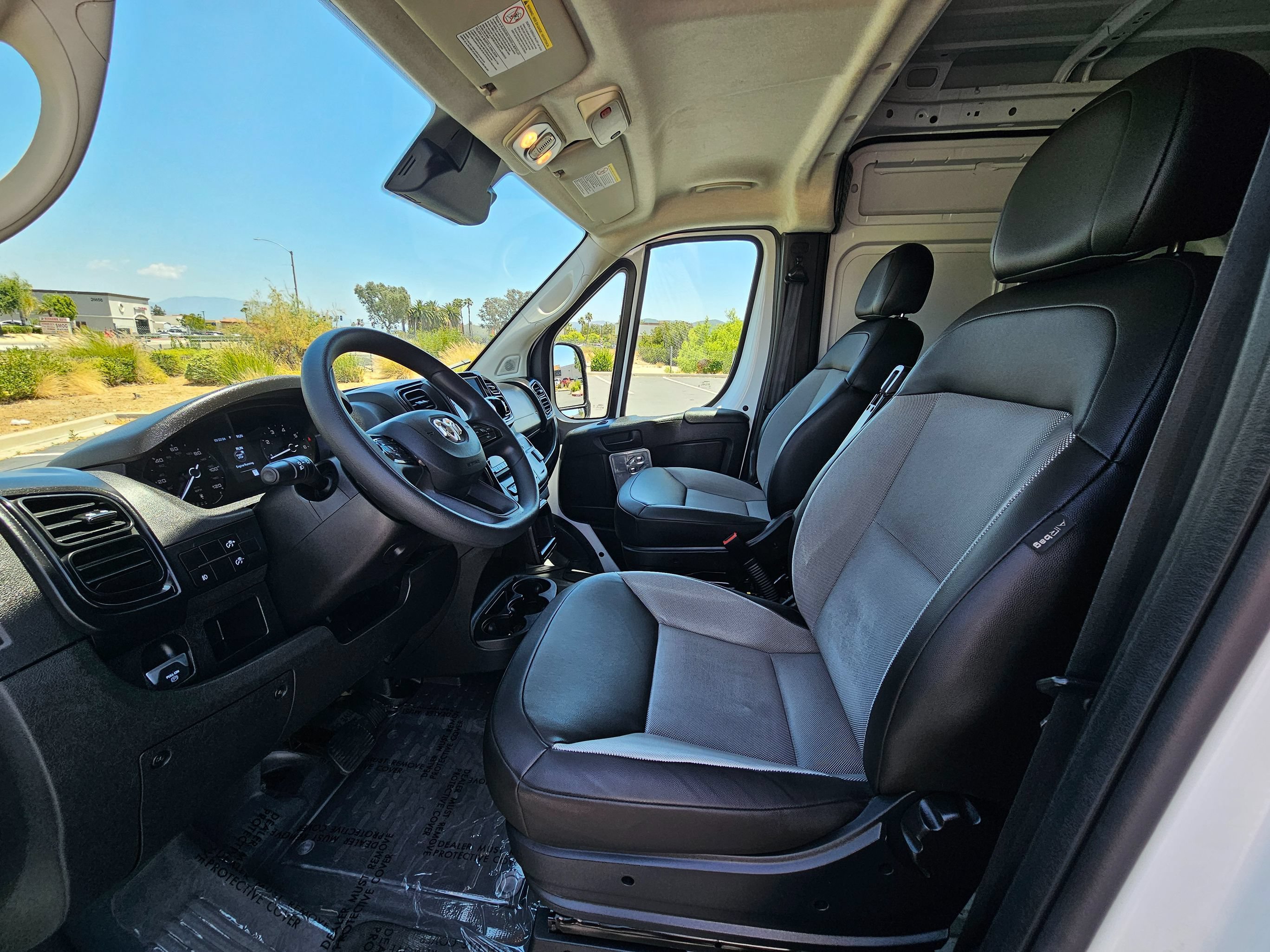 Used 2025 RAM ProMaster 2500 w/ Convenience Group FWD image 16