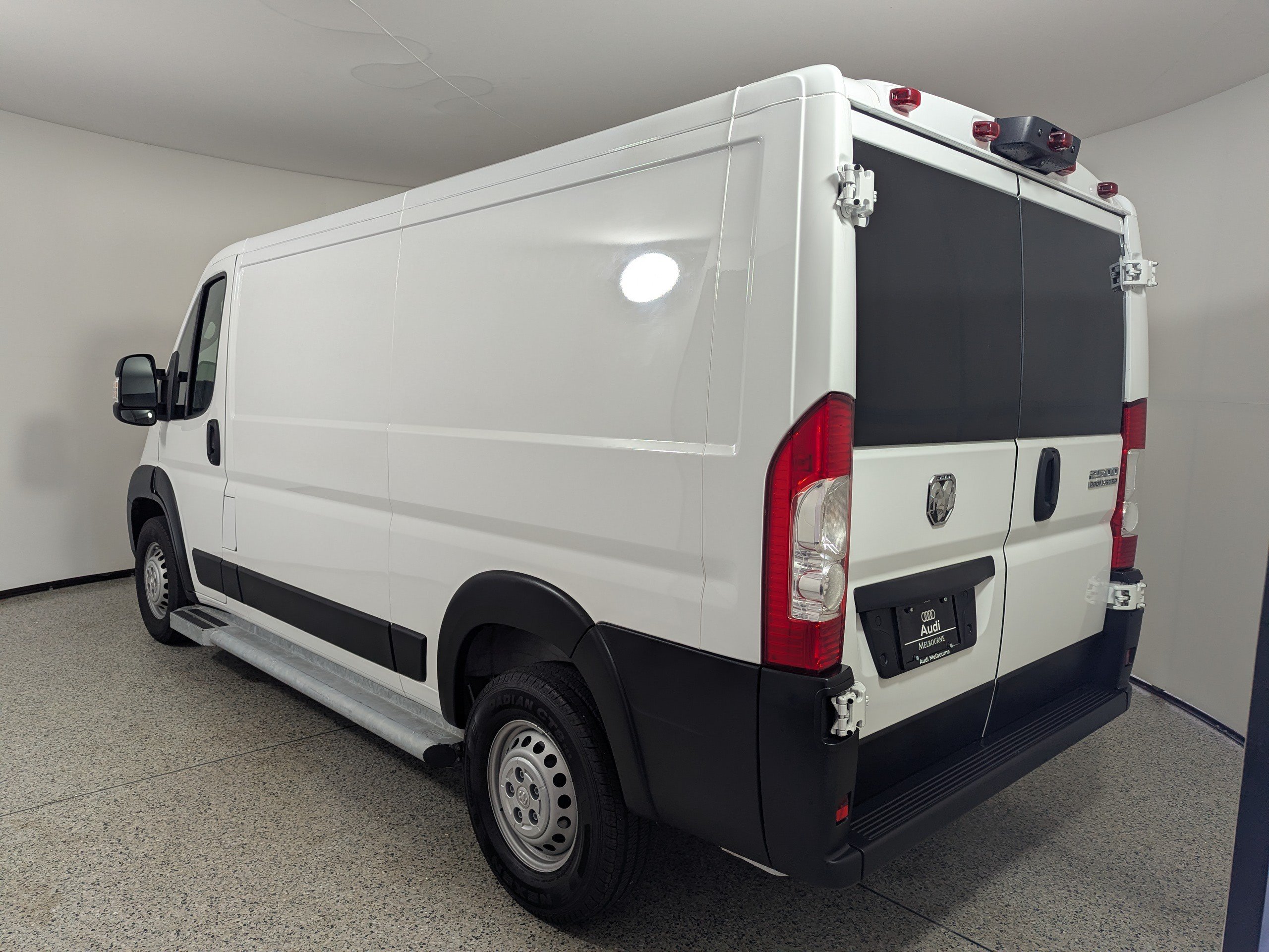 Used 2025 RAM ProMaster 2500 w/ U-Haul Equipment Group FWD image 29