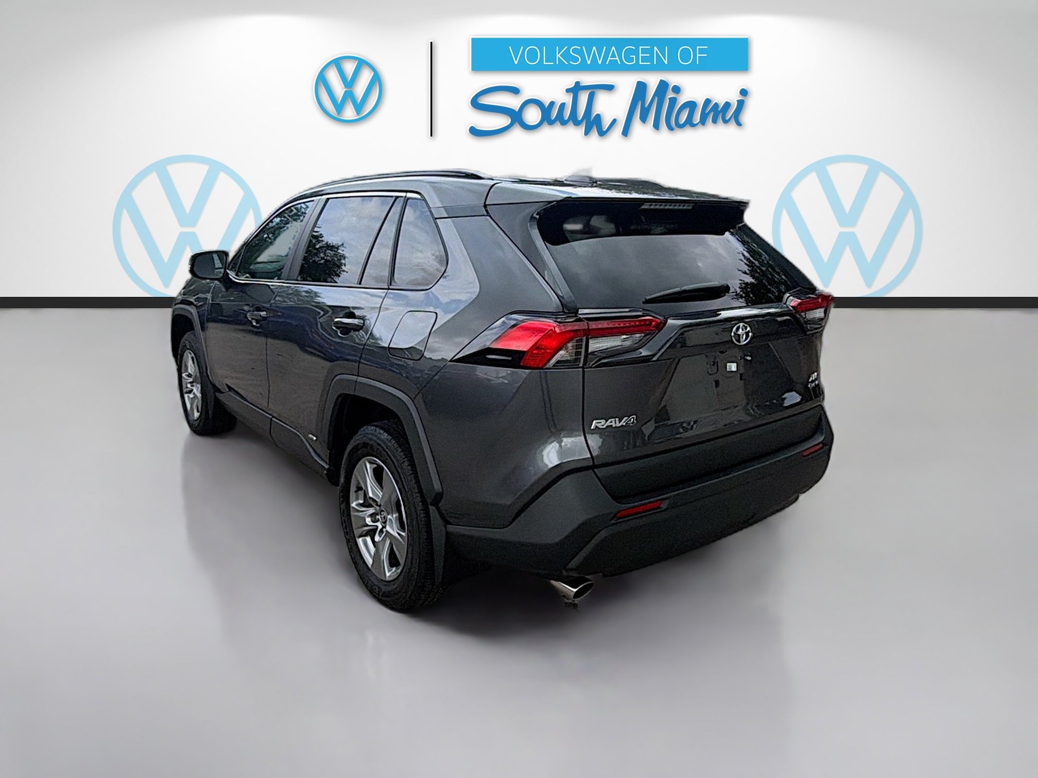 Used 2025 Toyota RAV4 XLE w/ Convenience Package AWD/4WD image 5