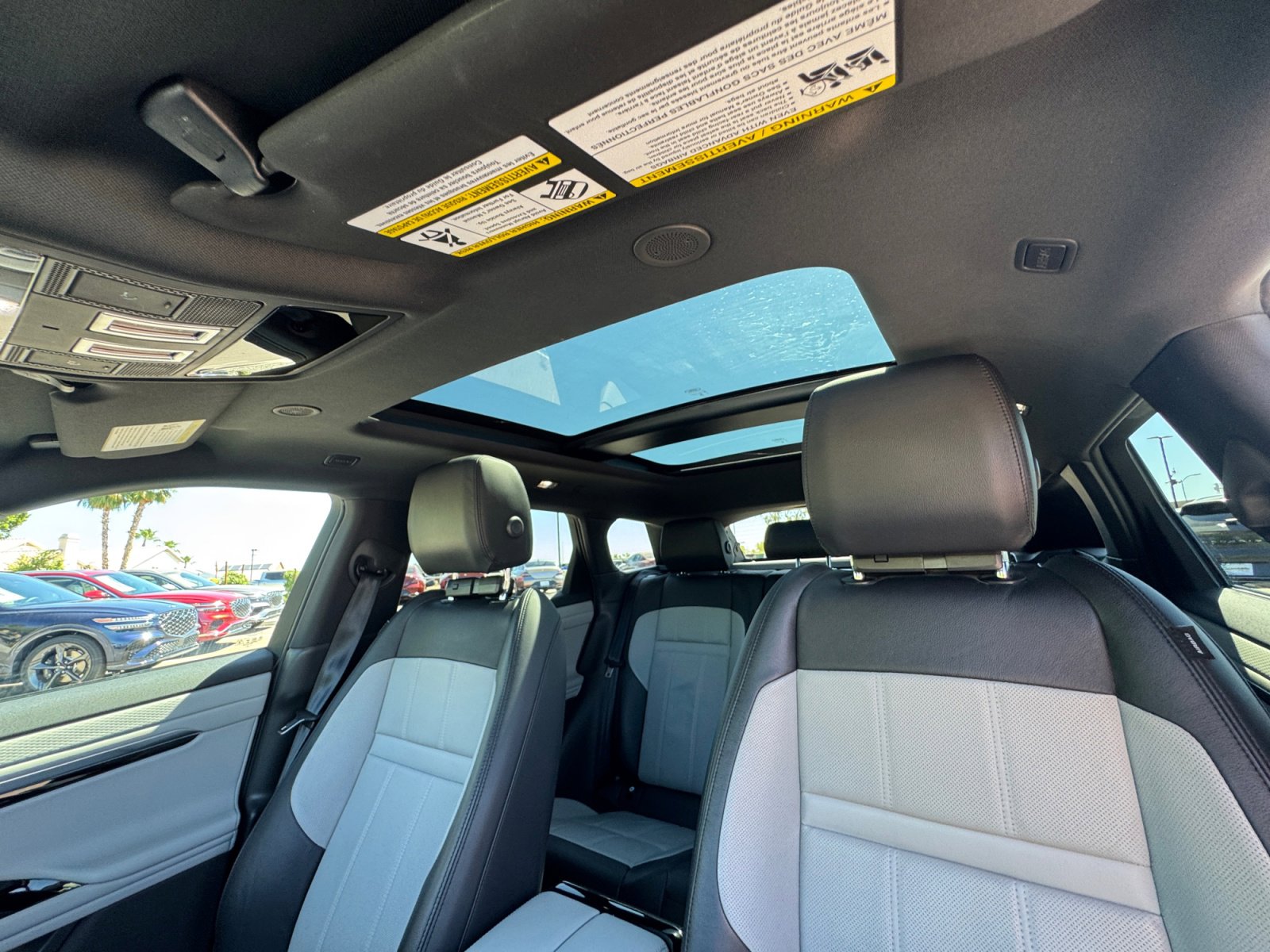 Used 2023 Land Rover Range Rover Evoque R-Dynamic S image 33