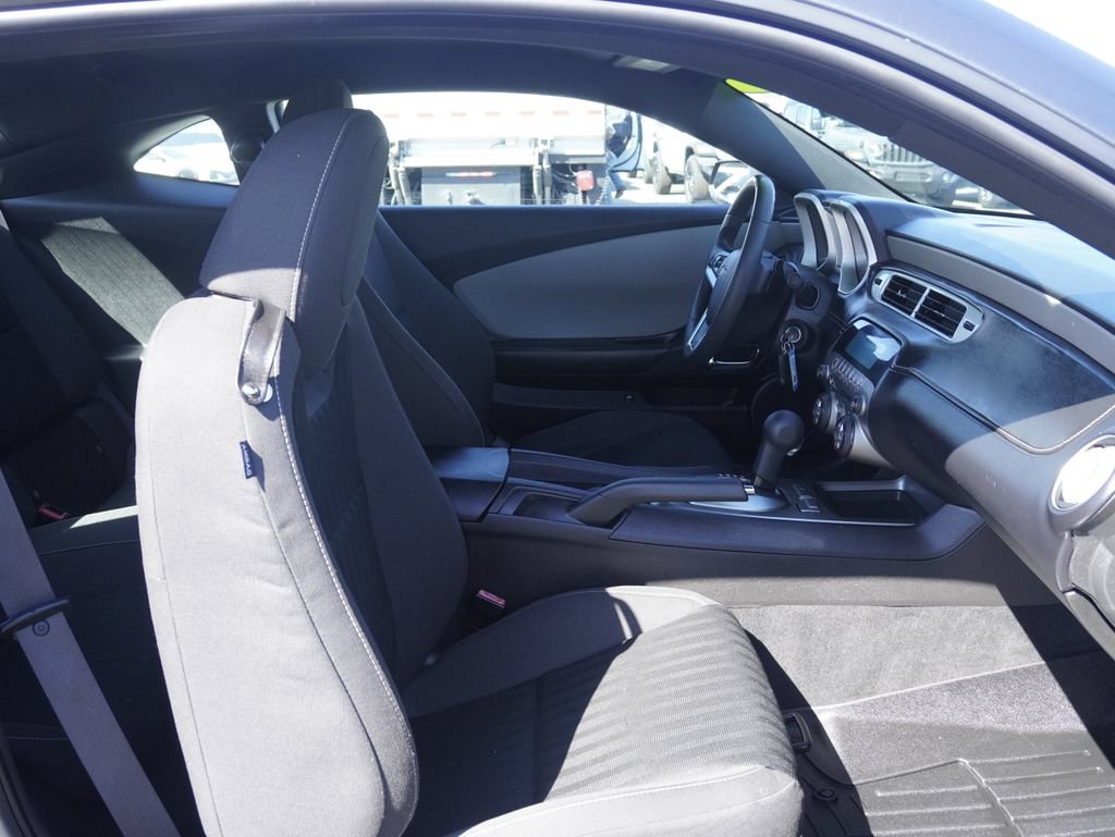 Used 2015 Chevrolet Camaro LS RWD image 25