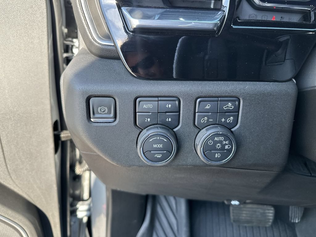 Certified 2024 Chevrolet Silverado 1500 LTZ AWD/4WD image 18