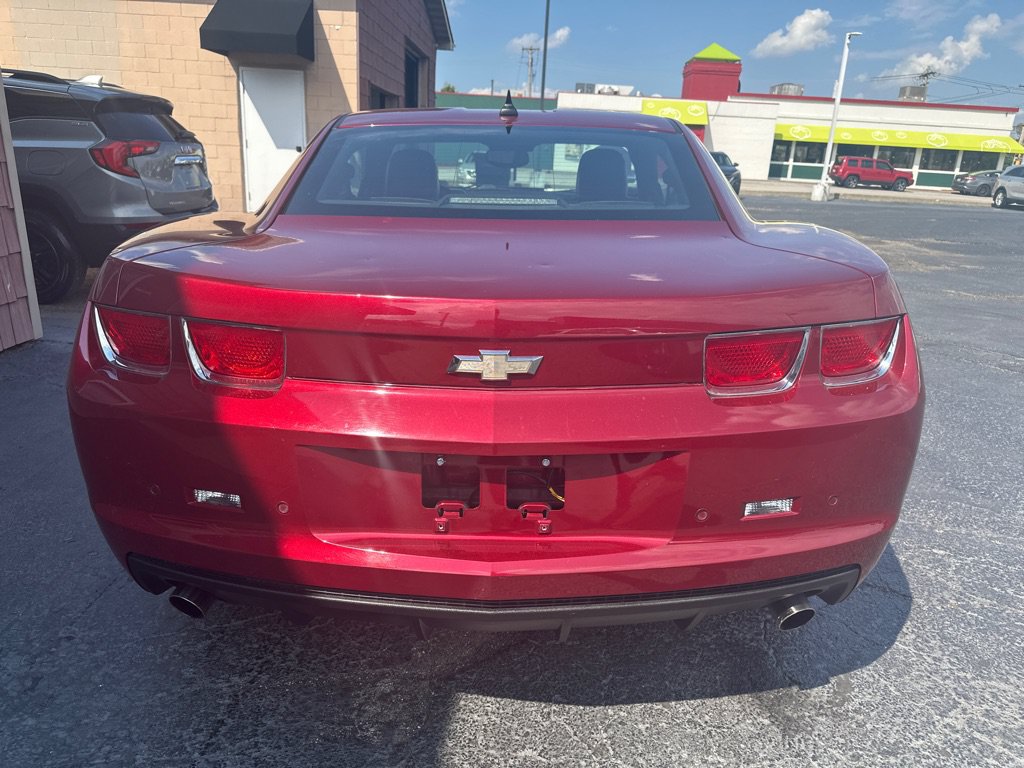 Used 2010 Chevrolet Camaro LT RWD image 4
