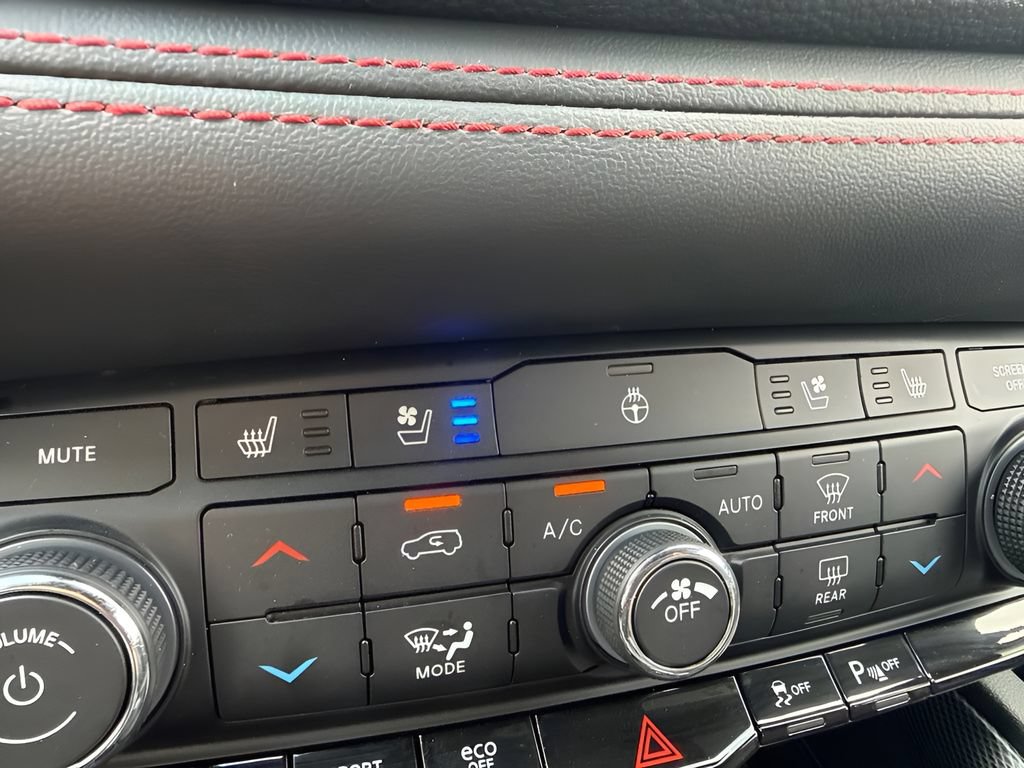 Used 2025 Dodge Durango R/T AWD/4WD image 13