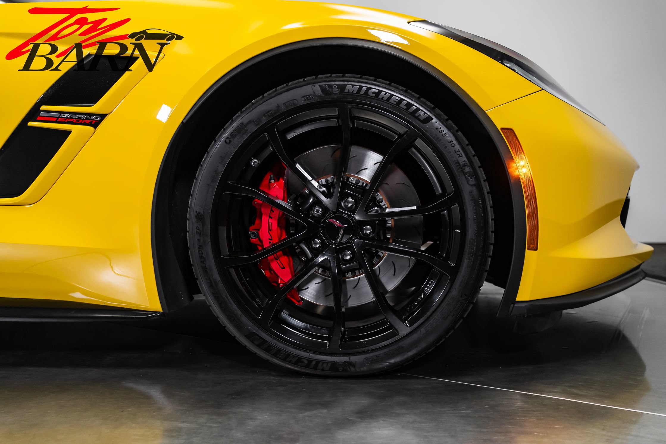 Used 2019 Chevrolet Corvette Grand Sport w/ Carbon Flash Badge Package RWD image 22