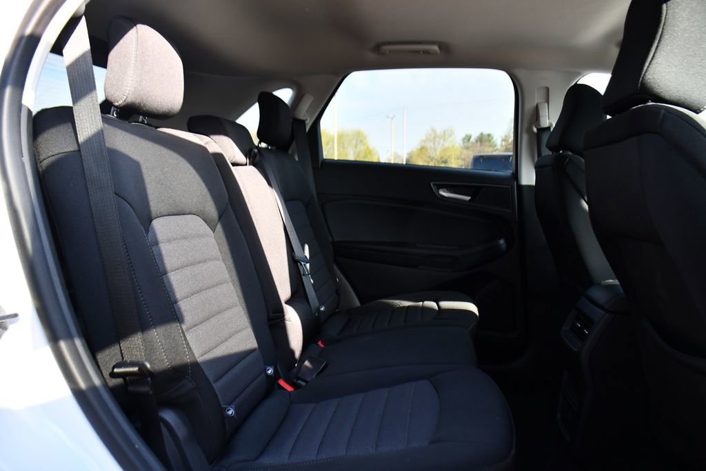 Used 2024 Ford Edge SE w/ Black Appearance Package AWD/4WD image 18