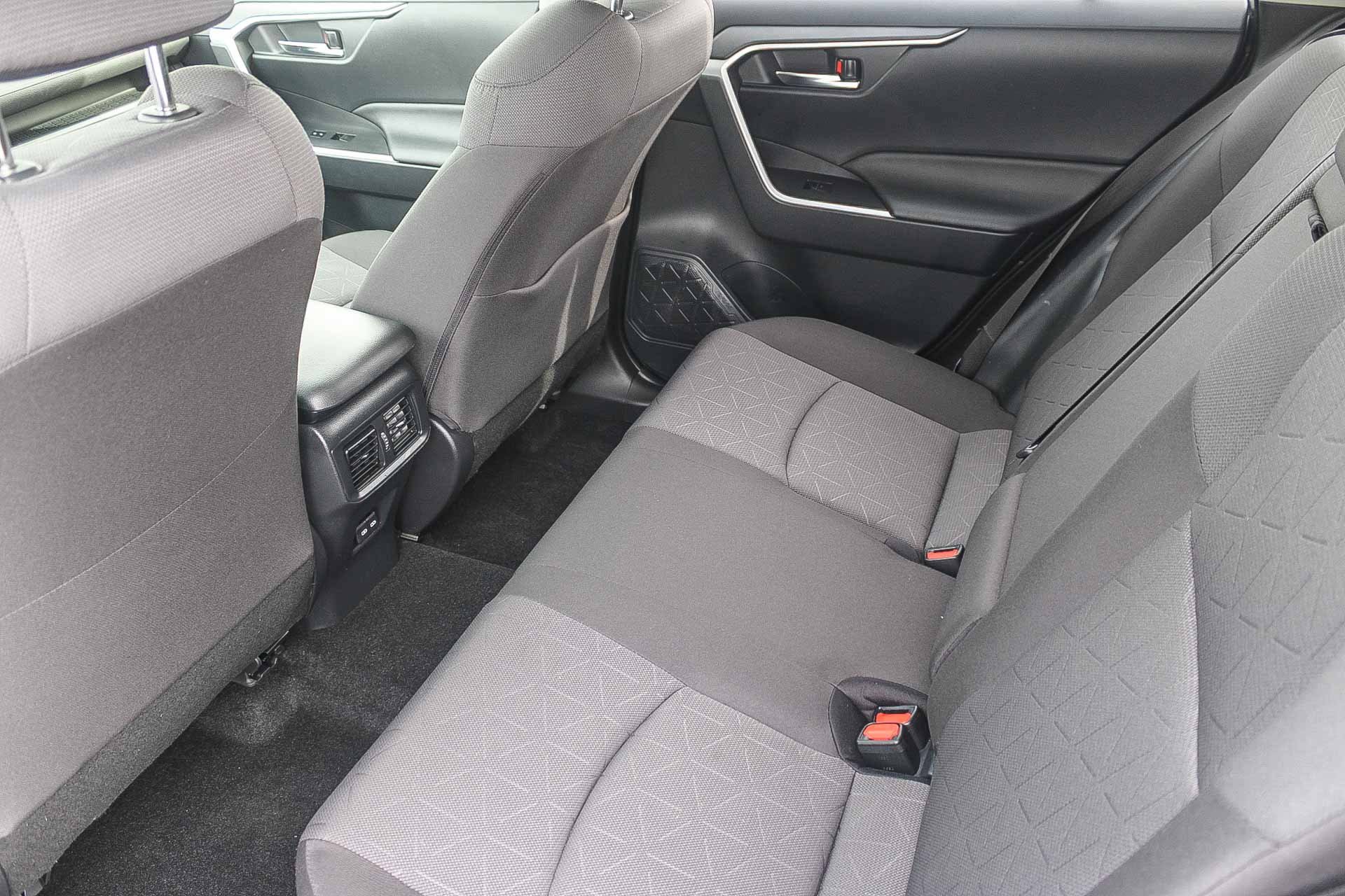 Certified 2023 Toyota RAV4 XLE w/ Convenience Package image 19