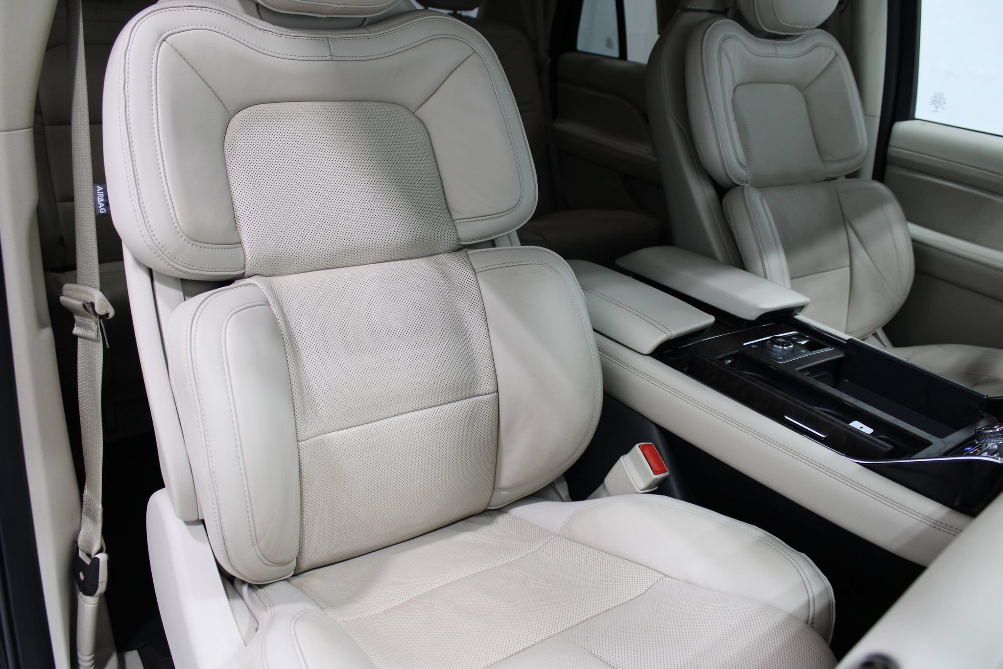 Used 2018 Lincoln Navigator Reserve w/ Technology Package AWD/4WD image 31