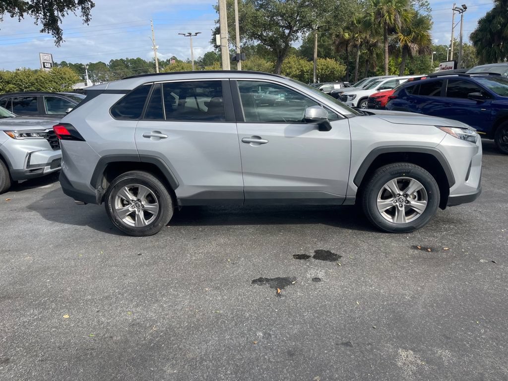 Used 2025 Toyota RAV4 XLE AWD/4WD image 7