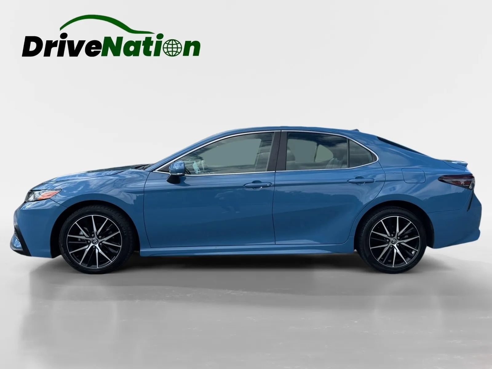 Used 2023 Toyota Camry SE FWD image 8