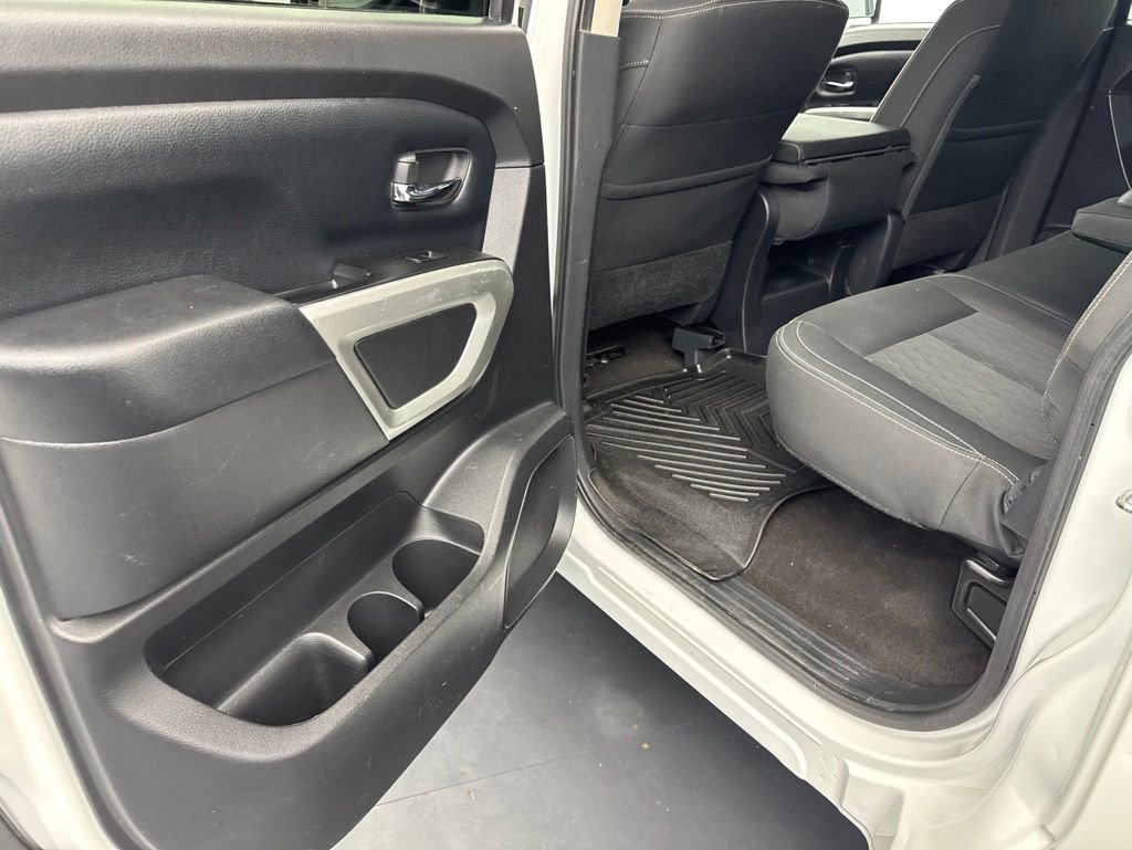 Used 2019 Nissan Titan SV AWD/4WD image 35