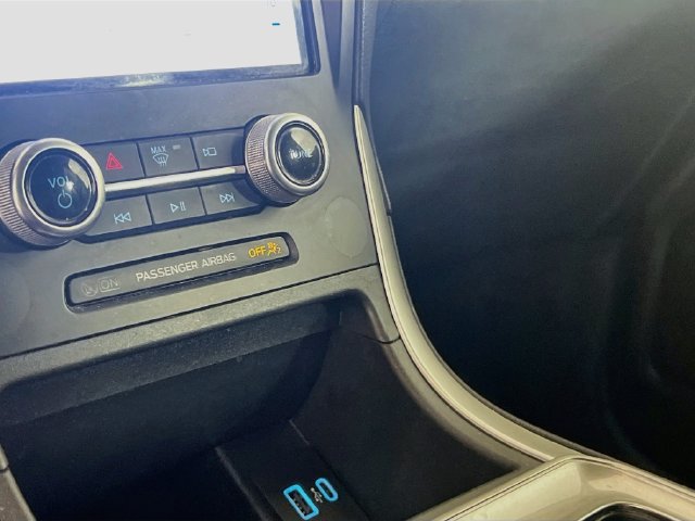 Used 2024 Ford Edge SEL AWD/4WD image 15