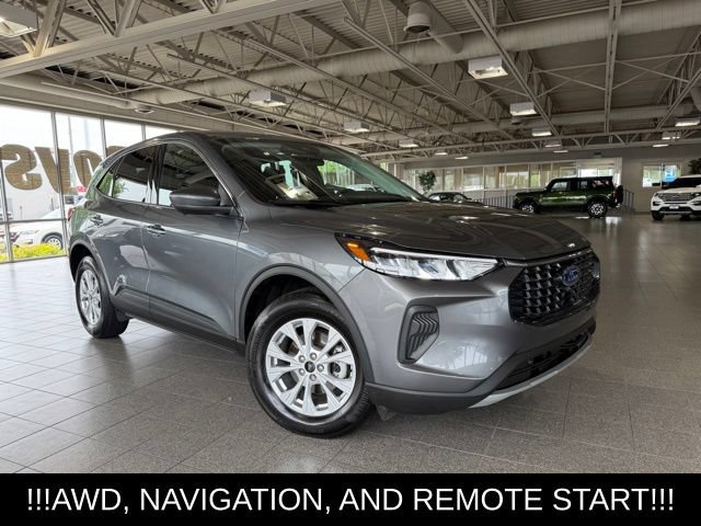 Used 2023 Ford Escape Active w/ Tech Pack #2 AWD/4WD image 2
