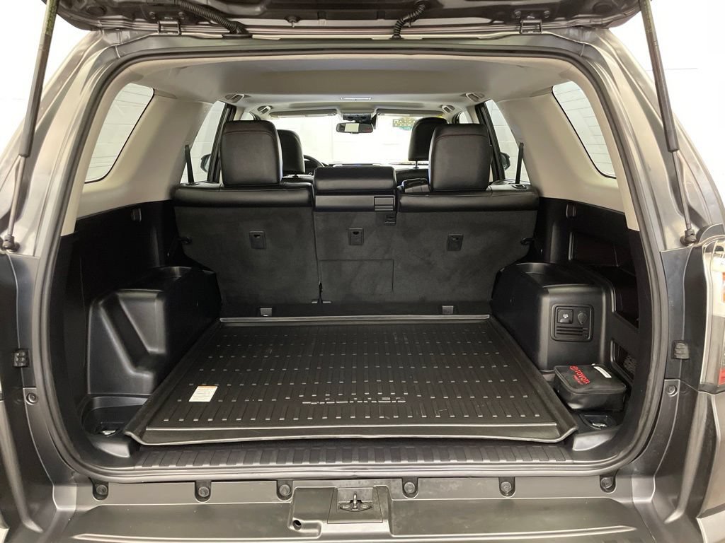 Used 2021 Toyota 4Runner Venture w/ Moonroof Package AWD/4WD image 24