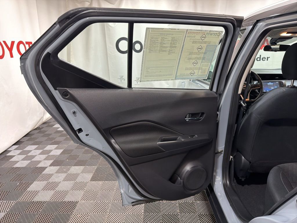 Used 2023 Nissan Kicks SV image 18