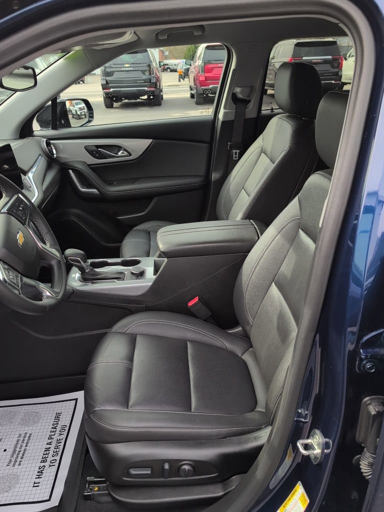 Used 2023 Chevrolet Blazer LT w/ Midnight/Sport Edition image 8