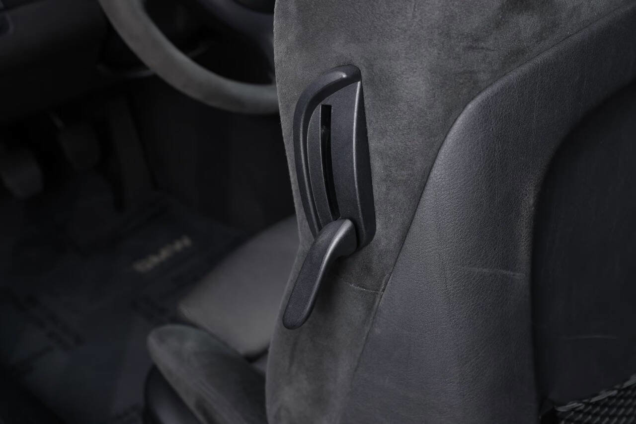 Used 2004 BMW 330Ci 330Ci 2dr Coupe image 87