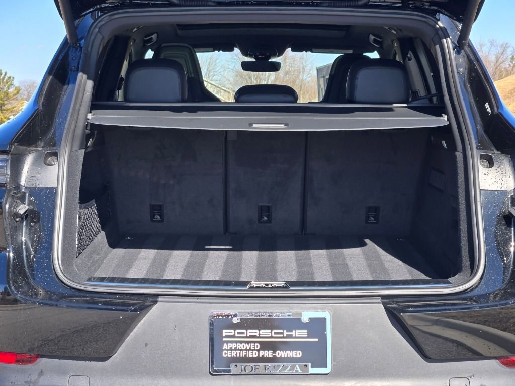 Certified 2025 Porsche Cayenne image 16