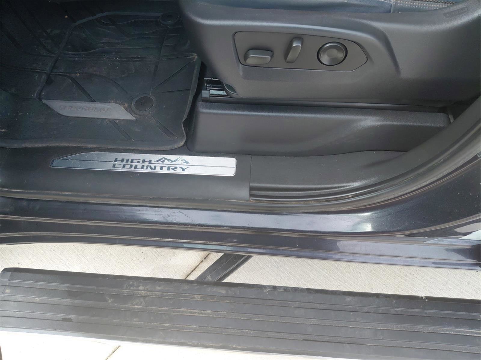 Used 2022 Chevrolet Silverado 1500 High Country w/ High Country Premium Package image 27