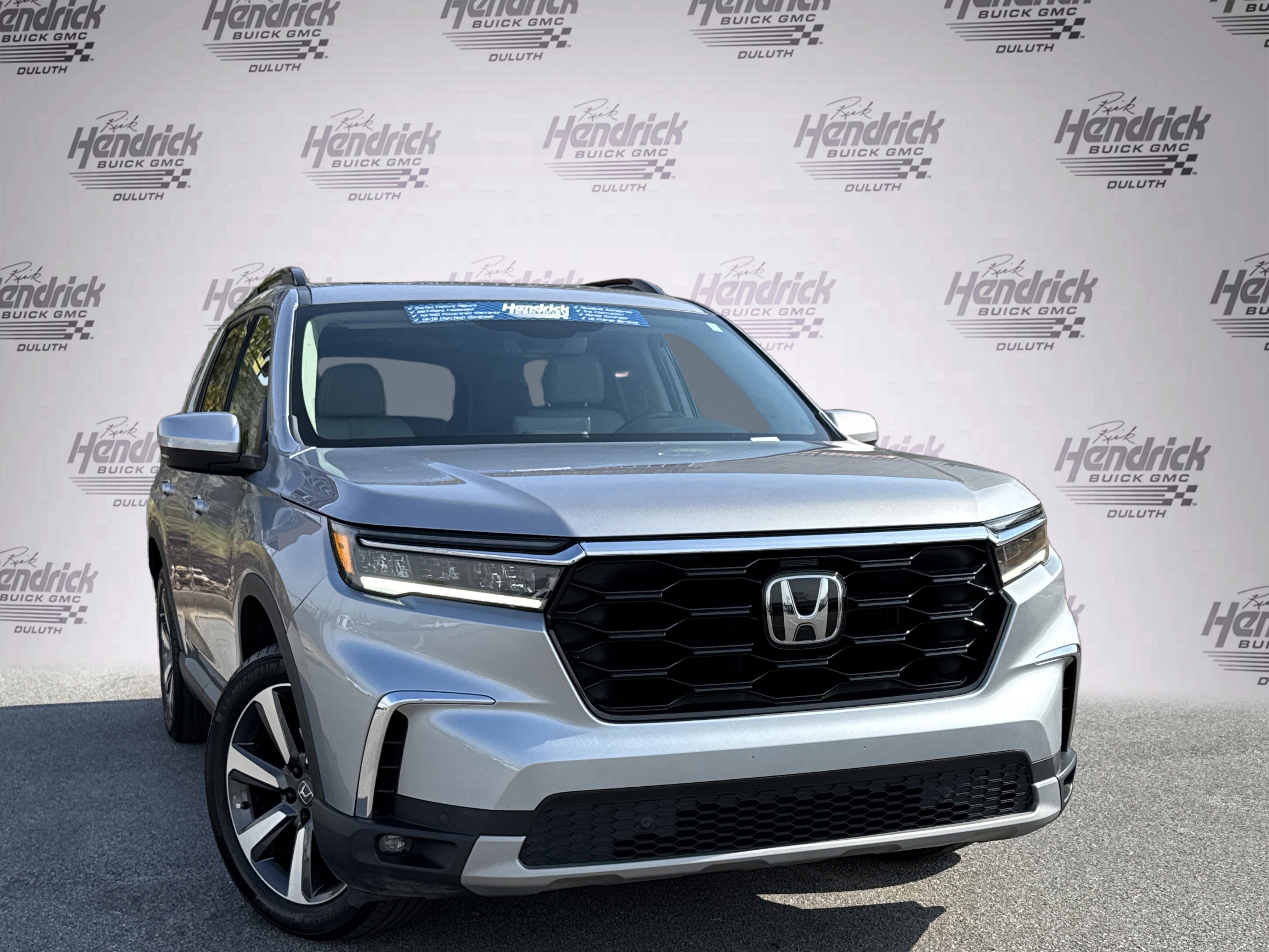 Used 2024 Honda Pilot Touring image 2