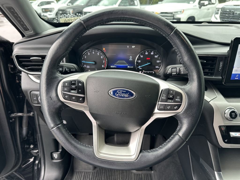 Used 2022 Ford Explorer XLT w/ Equipment Group 202A RWD image 12