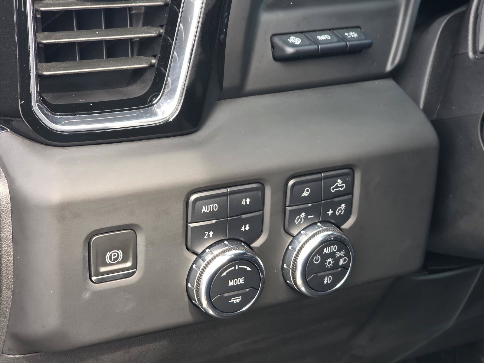 Used 2023 GMC Sierra 1500 Denali AWD/4WD image 26