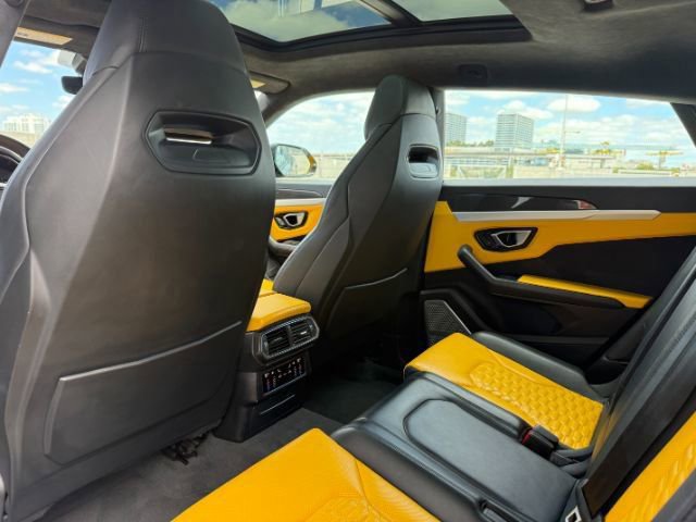 Used 2020 Lamborghini Urus image 17