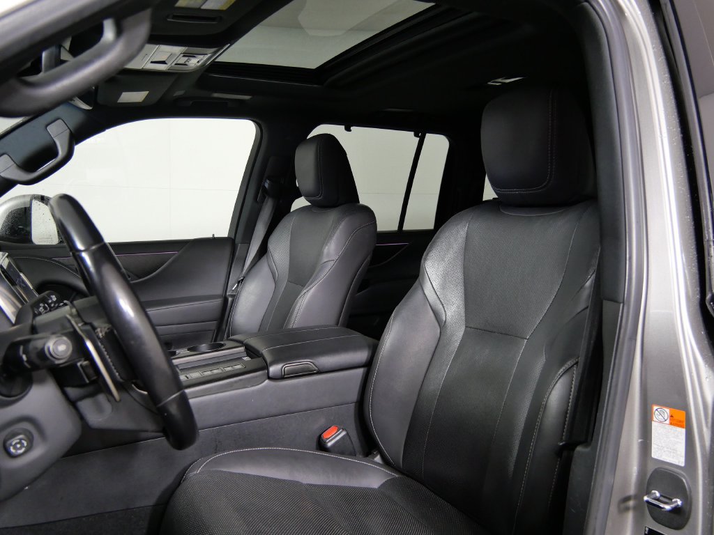 Used 2023 Lexus LX 600 4WD w/ Luxury Package image 11