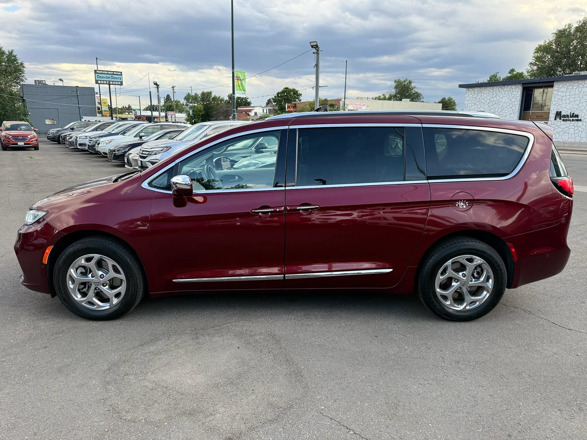 Used 2021 Chrysler Pacifica Limited w/ Premium & Safety Sphere Group AWD/4WD image 6