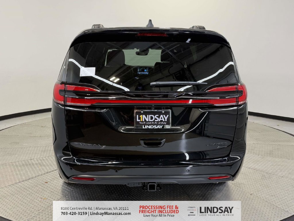 New 2027 Chrysler Pacifica Limited AWD/4WD image 7