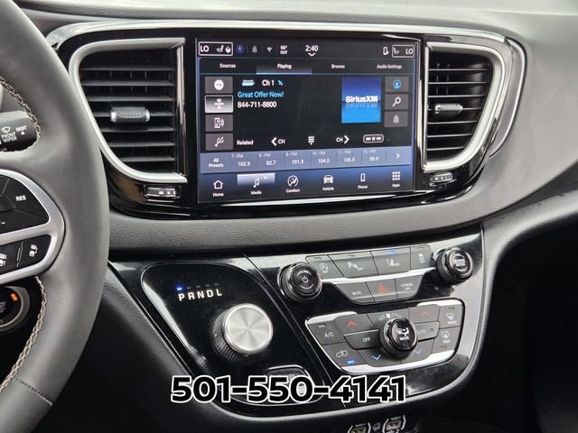 Used 2025 Chrysler Pacifica Select image 21