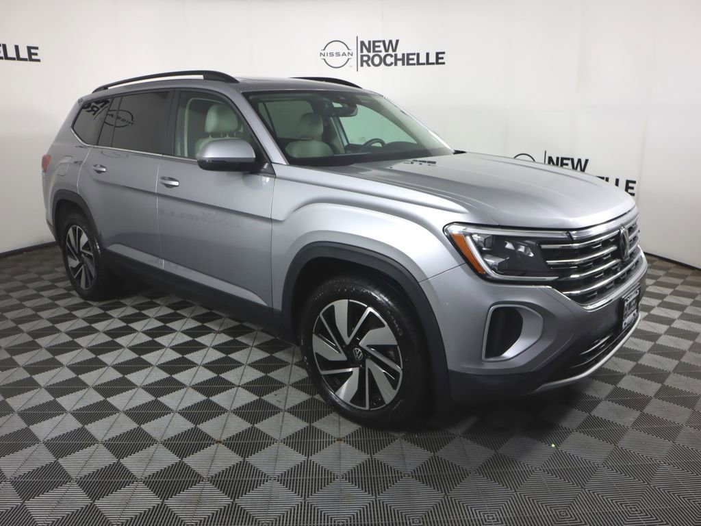 Used 2024 Volkswagen Atlas SE image 4