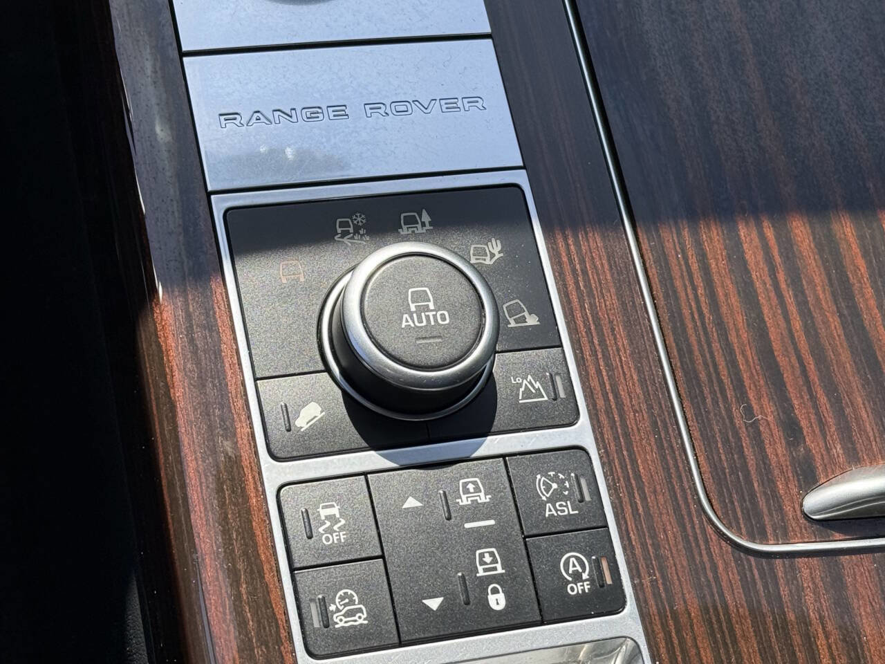 Used 2016 Land Rover Range Rover Supercharged image 14