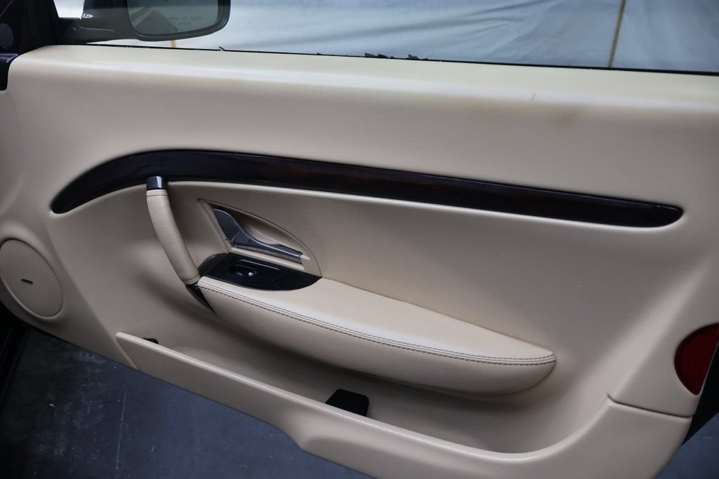 Used 2015 Maserati GranTurismo Convertible RWD image 11