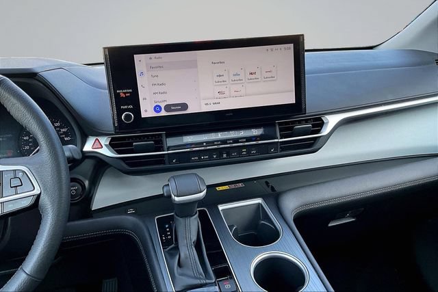 Used 2026 Toyota Sienna XLE FWD image 9