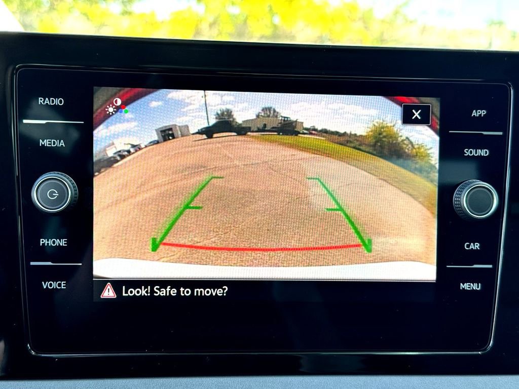 New 2025 Volkswagen Jetta SE FWD image 16