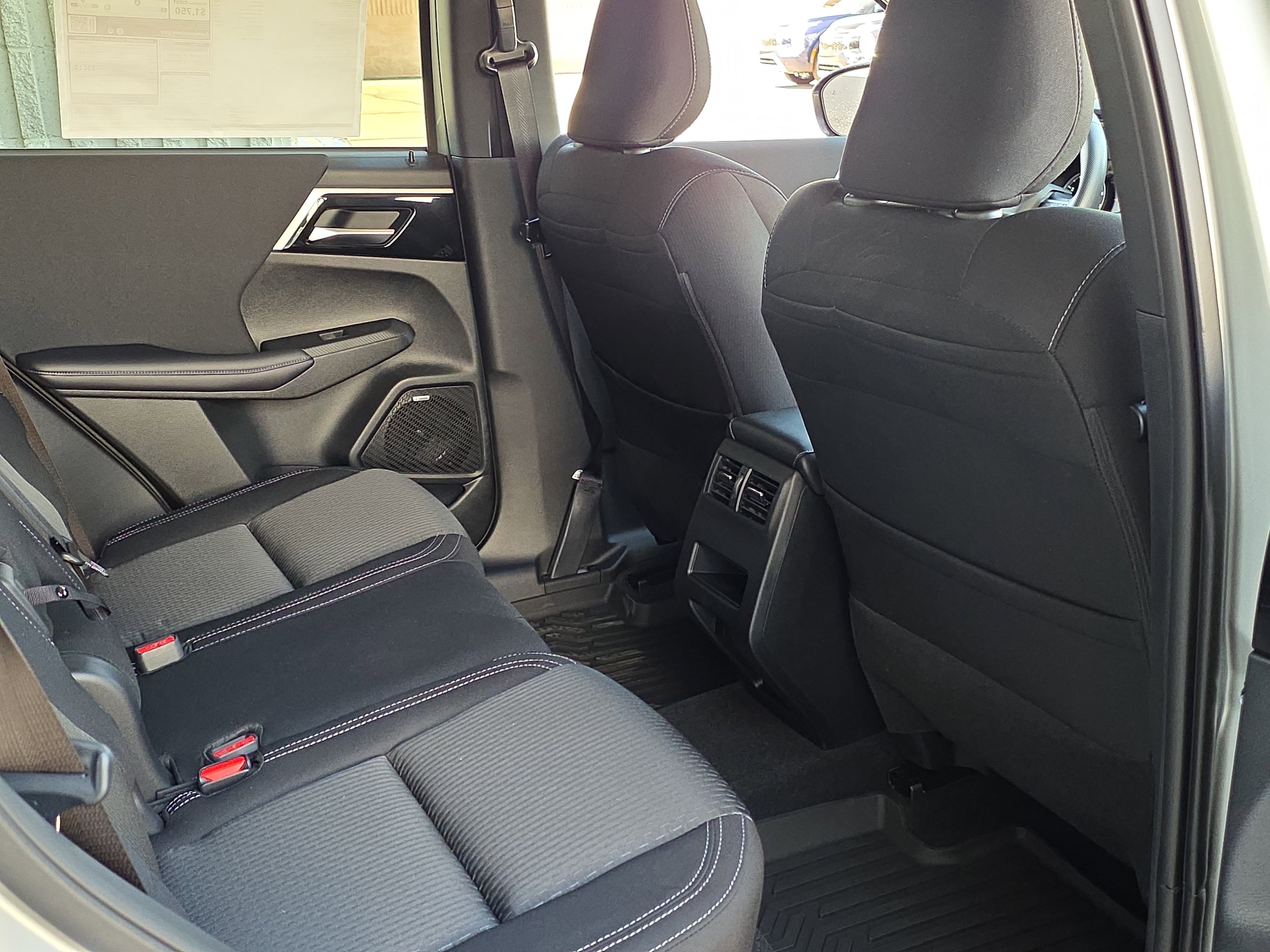 New 2026 Mitsubishi Outlander ES FWD image 28