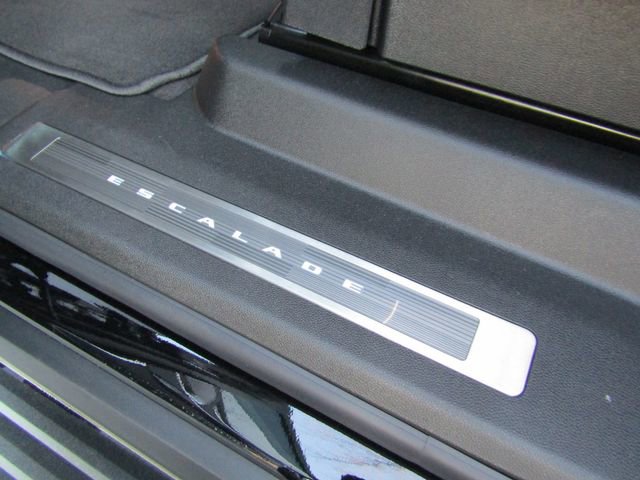 Used 2025 Cadillac Escalade ESV Sport w/ Touring Package image 16