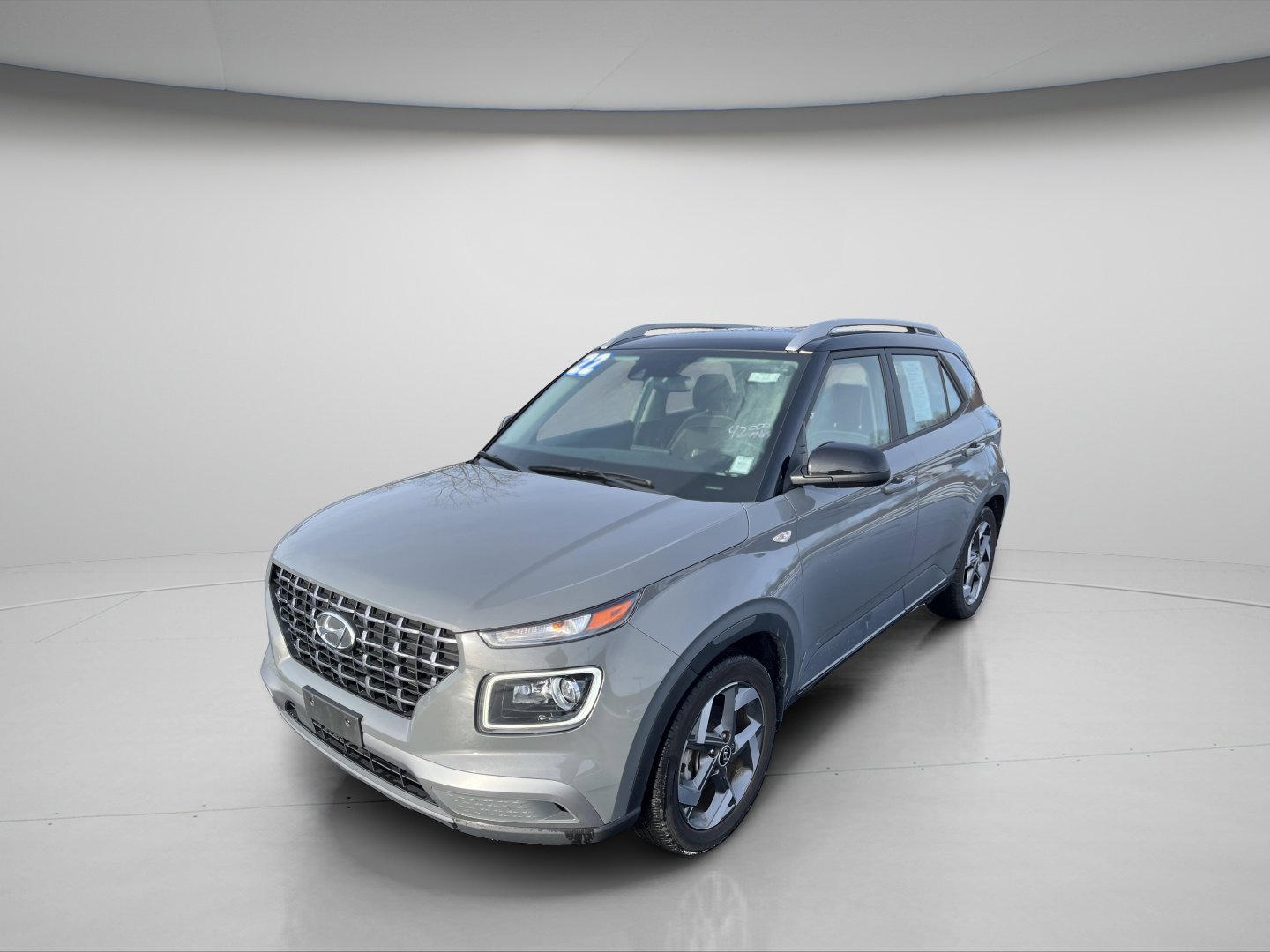Used 2022 Hyundai Venue Limited FWD image 1