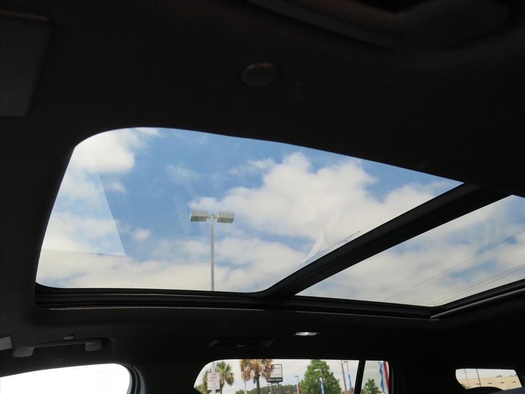 Used 2024 Chevrolet Traverse RS AWD/4WD image 13