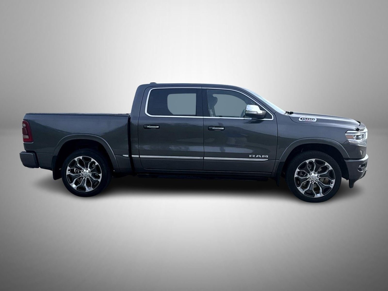 Used 2022 RAM 1500 Limited w/ Body Color Bumper Group image 4